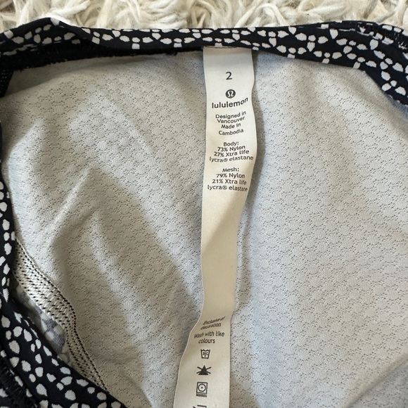 Lululemon workout tee - Picture 4 of 4